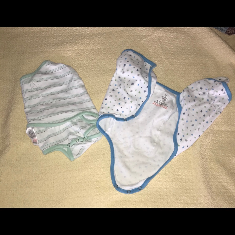 Set of 2 Velcro/Snap Swaddles - LIKE NEW